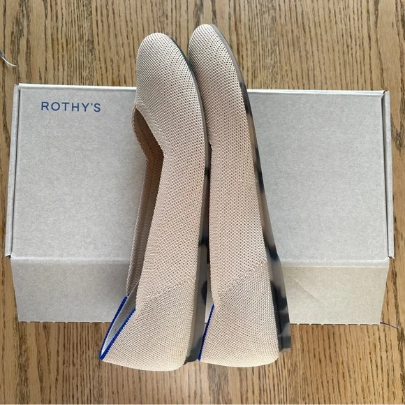 The Flat Rothy’s - Size 9 - Picture 7 of 16